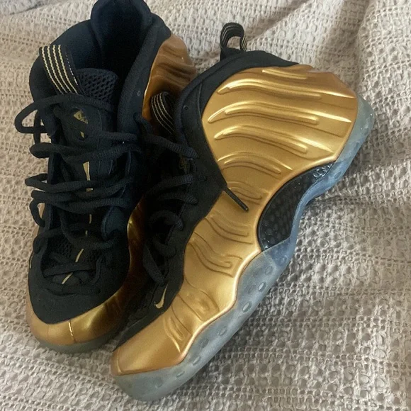 Gold Nike foamposites!!! Perfect condition NO BOX Nike Air Foamposite One Metallic Gold for Sale  main image 4